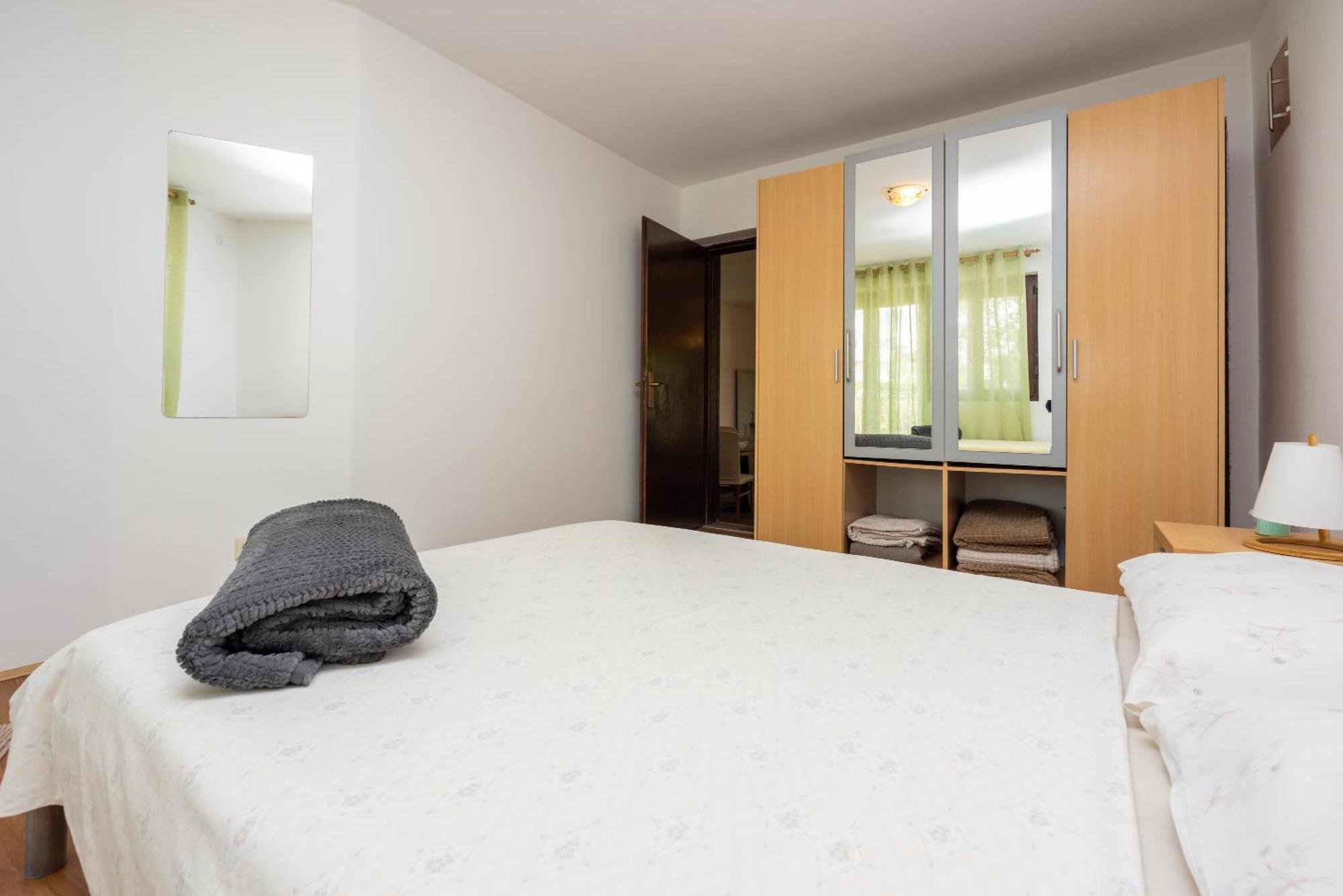 Apartment Dom Jadranovo Eksteriør bilde