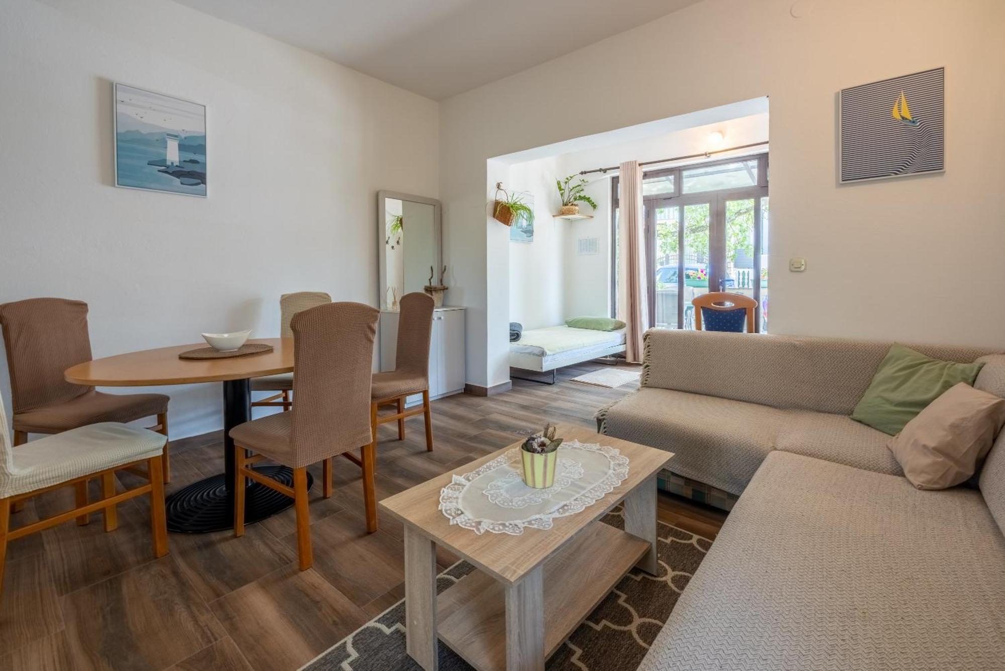 Apartment Dom Jadranovo Eksteriør bilde
