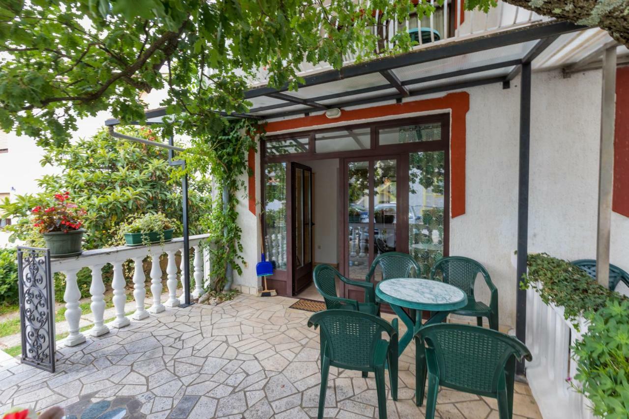 Apartment Dom Jadranovo Eksteriør bilde