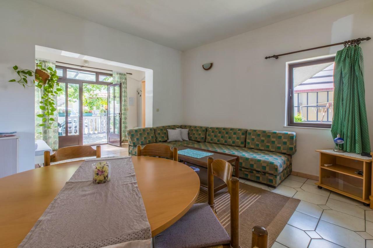 Apartment Dom Jadranovo Eksteriør bilde