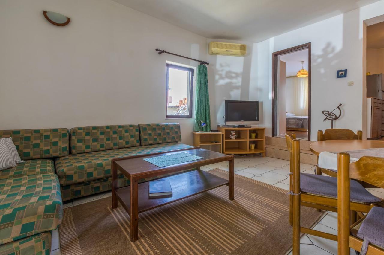 Apartment Dom Jadranovo Eksteriør bilde