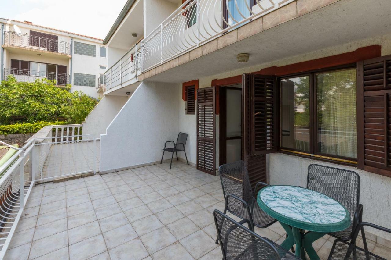 Apartment Dom Jadranovo Eksteriør bilde